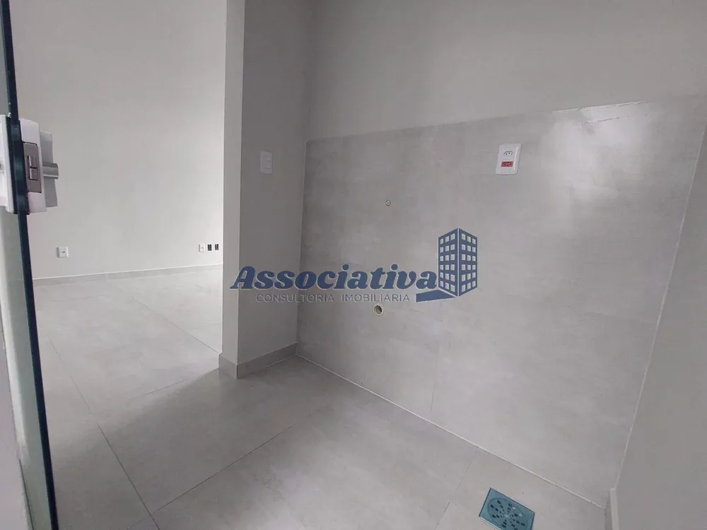 Casa à venda com 3 quartos, 75m² - Foto 11