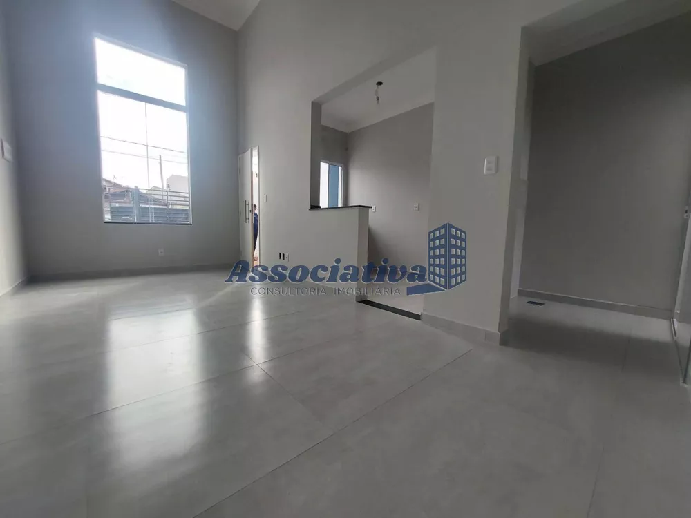 Casa à venda com 3 quartos, 75m² - Foto 5