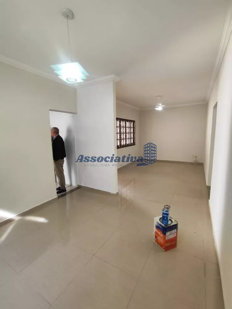 Casa à venda com 3 quartos, 161m² - Foto 11