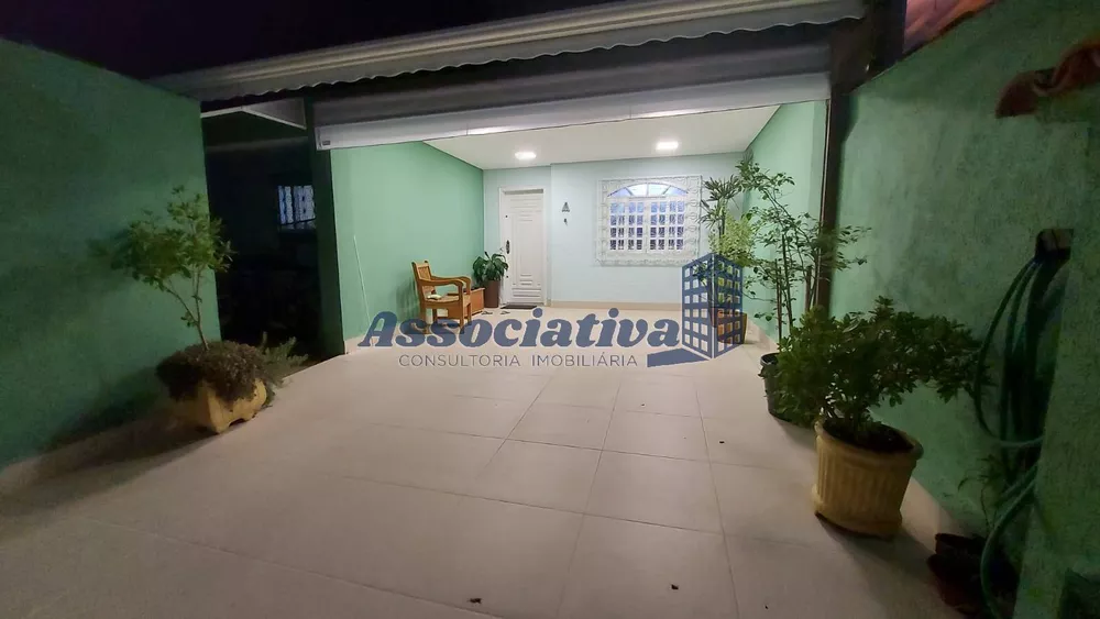 Casa à venda com 3 quartos, 147m² - Foto 2