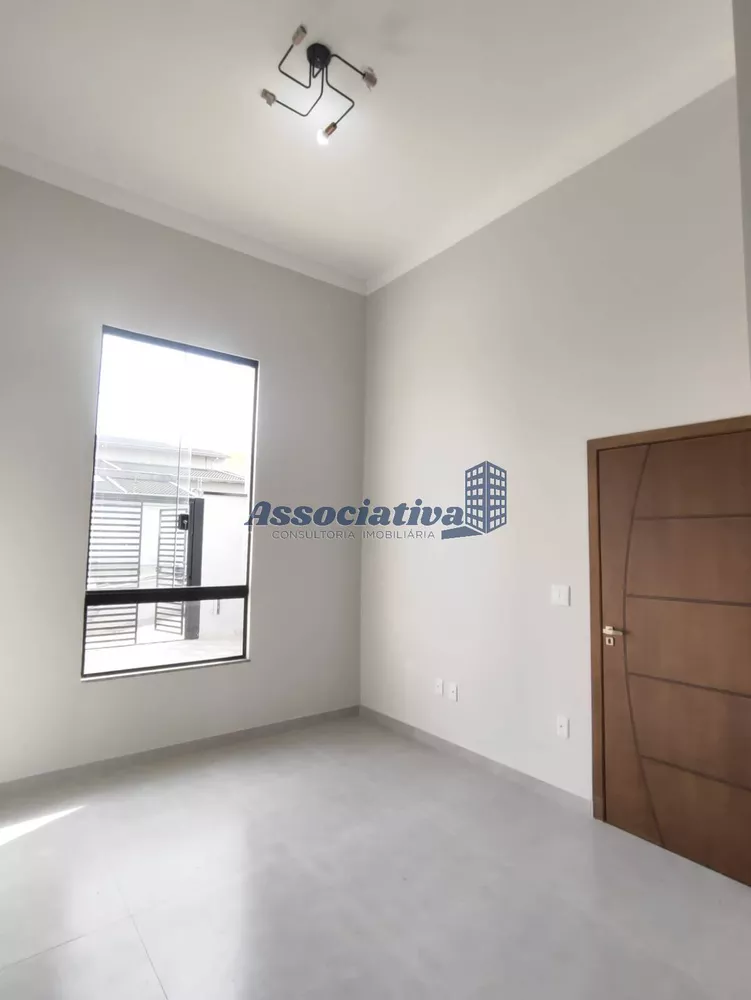 Casa à venda com 2 quartos, 68m² - Foto 5