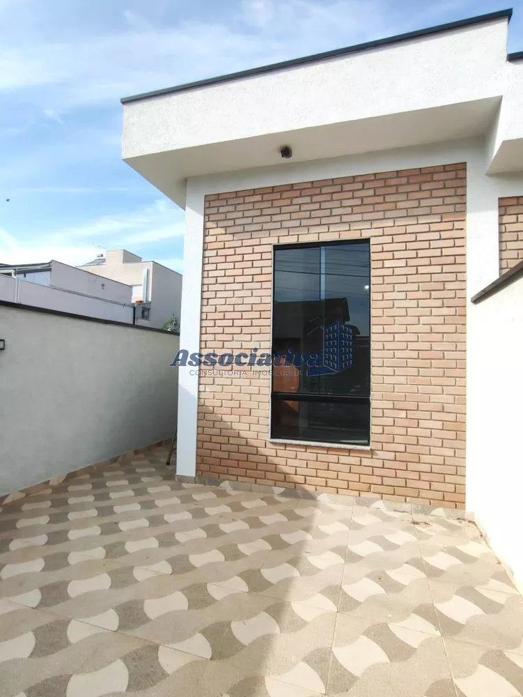 Casa à venda com 2 quartos, 68m² - Foto 3