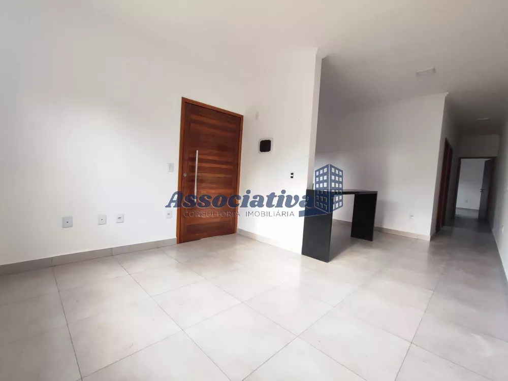 Casa à venda com 2 quartos, 63m² - Foto 4