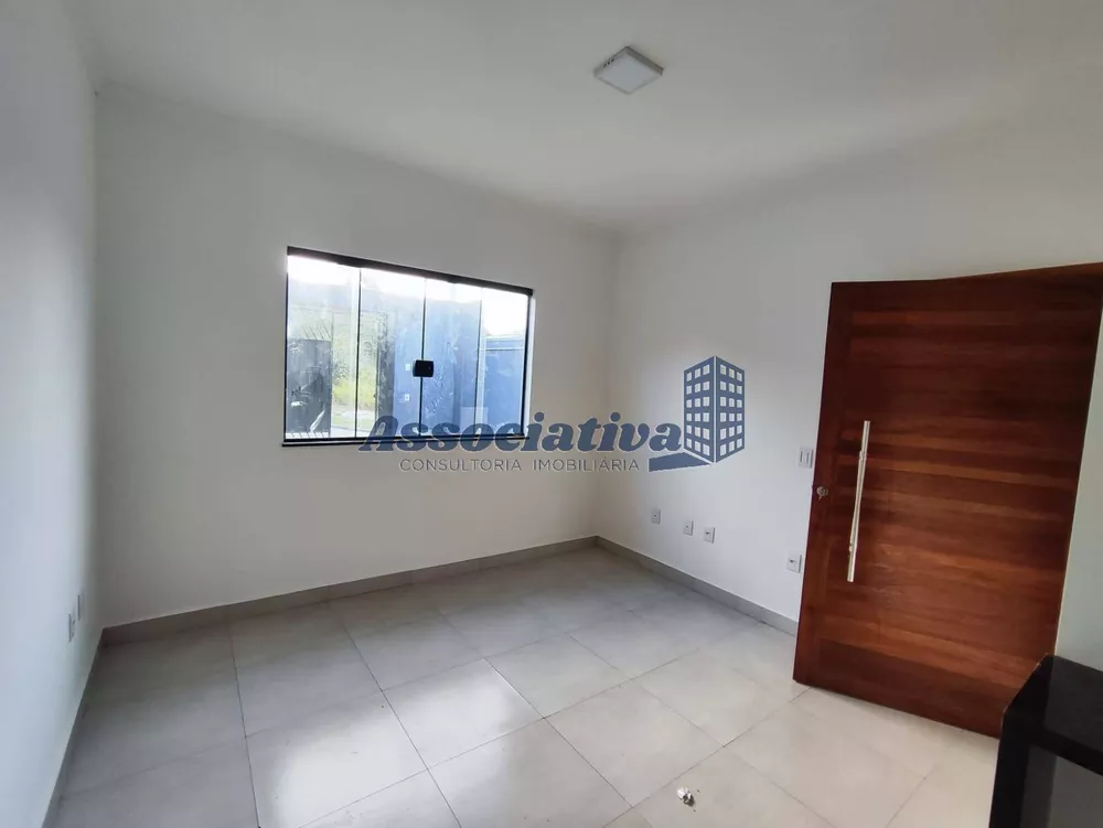 Casa à venda com 2 quartos, 63m² - Foto 3