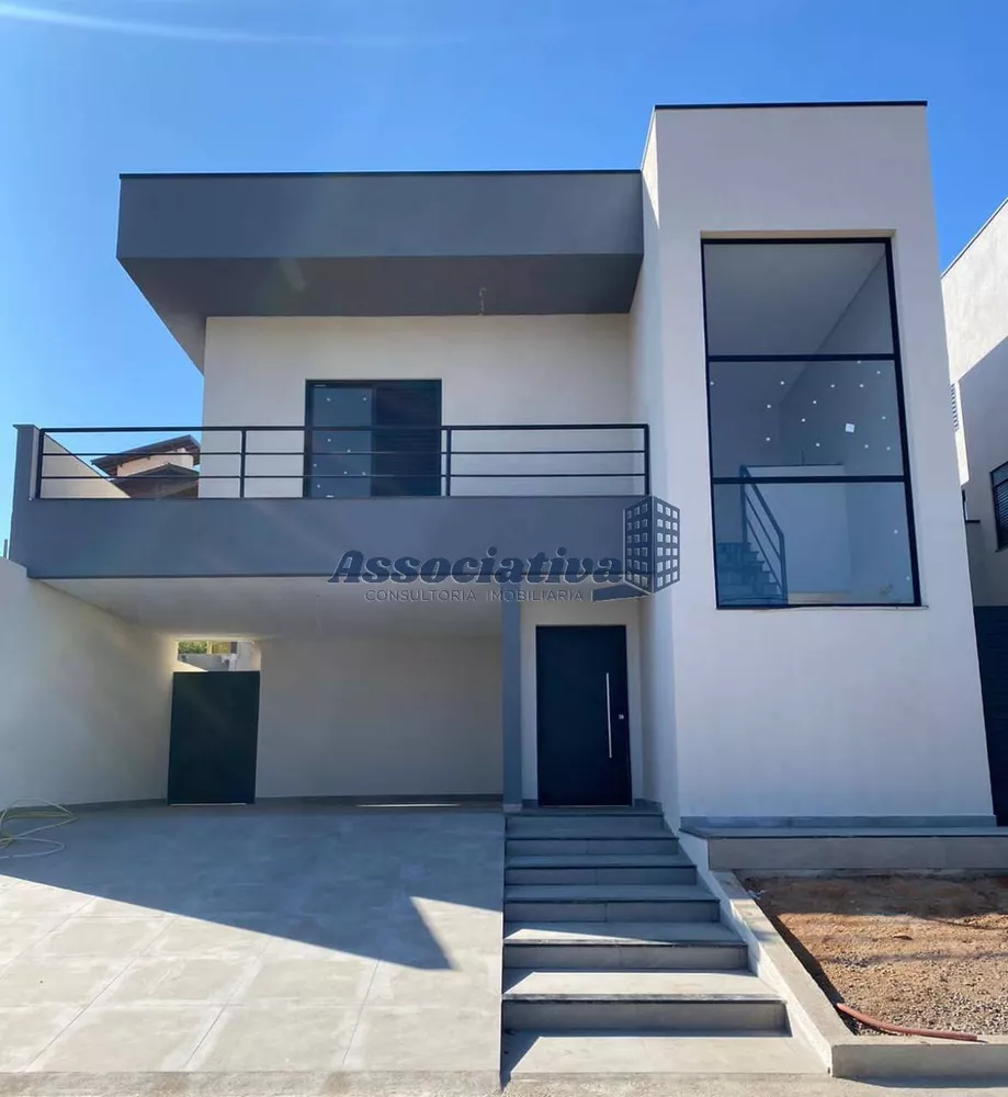 Casa à venda com 3 quartos, 166m² - Foto 1