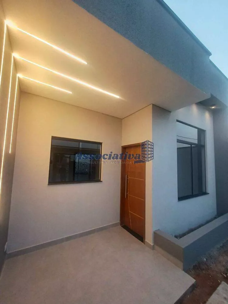 Casa à venda com 3 quartos, 96m² - Foto 1