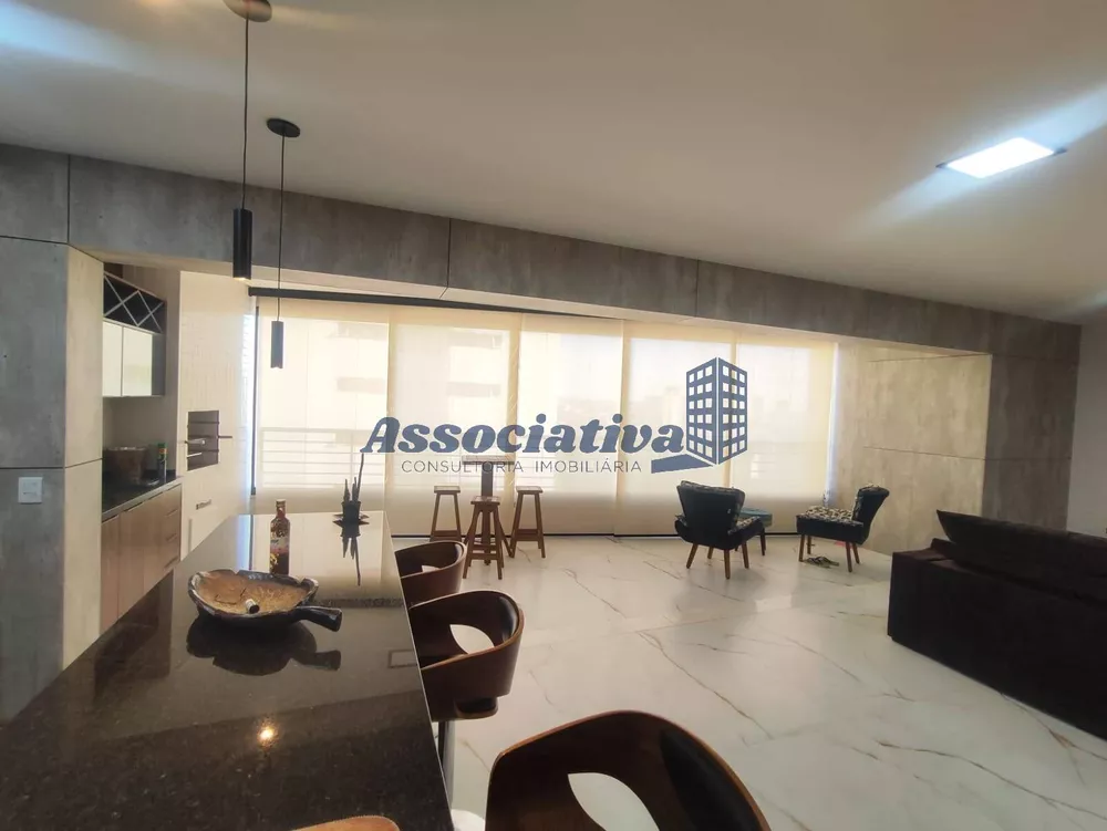 Apartamento à venda com 3 quartos, 155m² - Foto 2