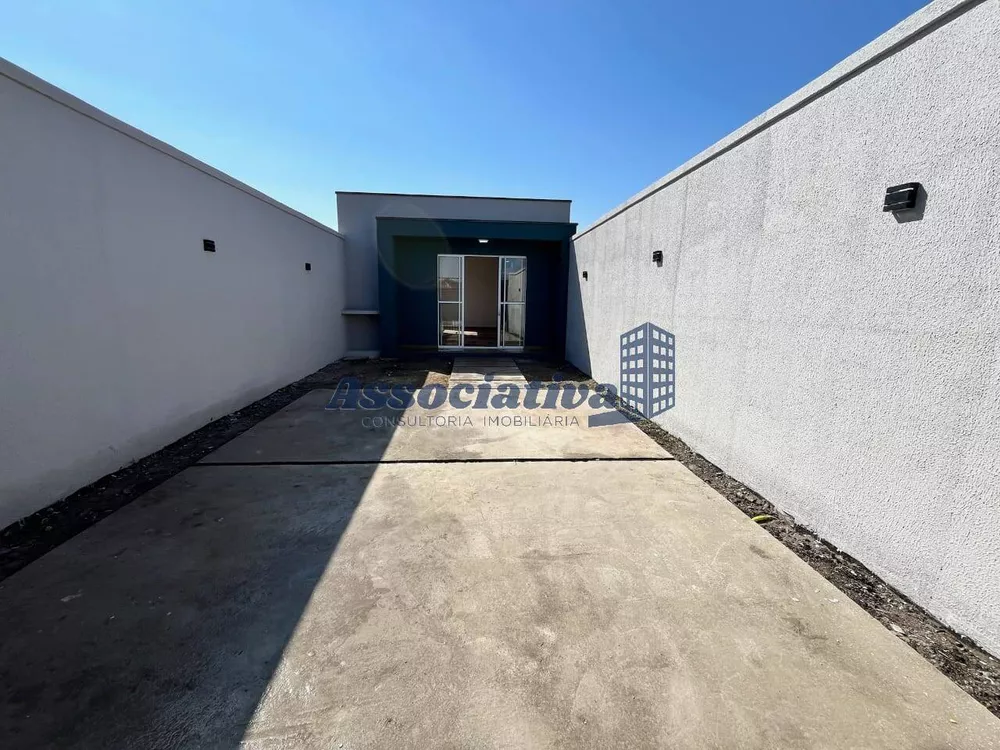 Casa à venda com 2 quartos, 58m² - Foto 2