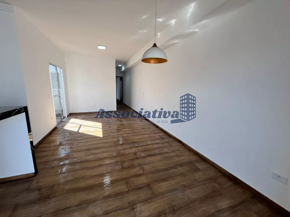 Casa à venda com 2 quartos, 58m² - Foto 4