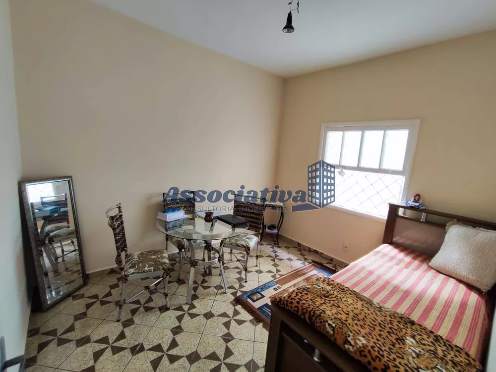 Casa à venda com 3 quartos, 200m² - Foto 12