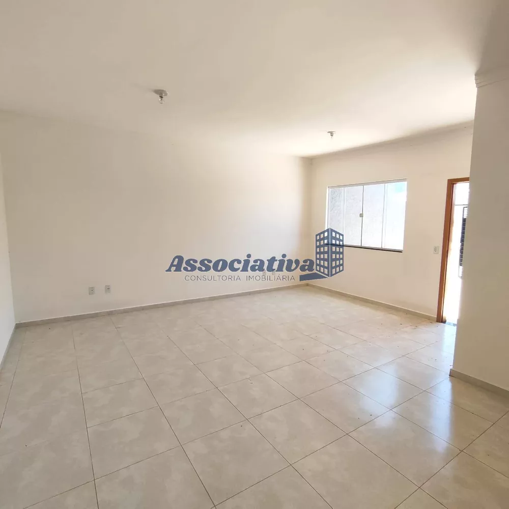 Casa à venda com 3 quartos, 85m² - Foto 4