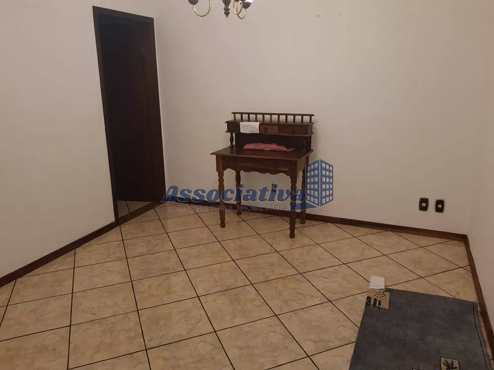 Casa à venda com 3 quartos, 161m² - Foto 2