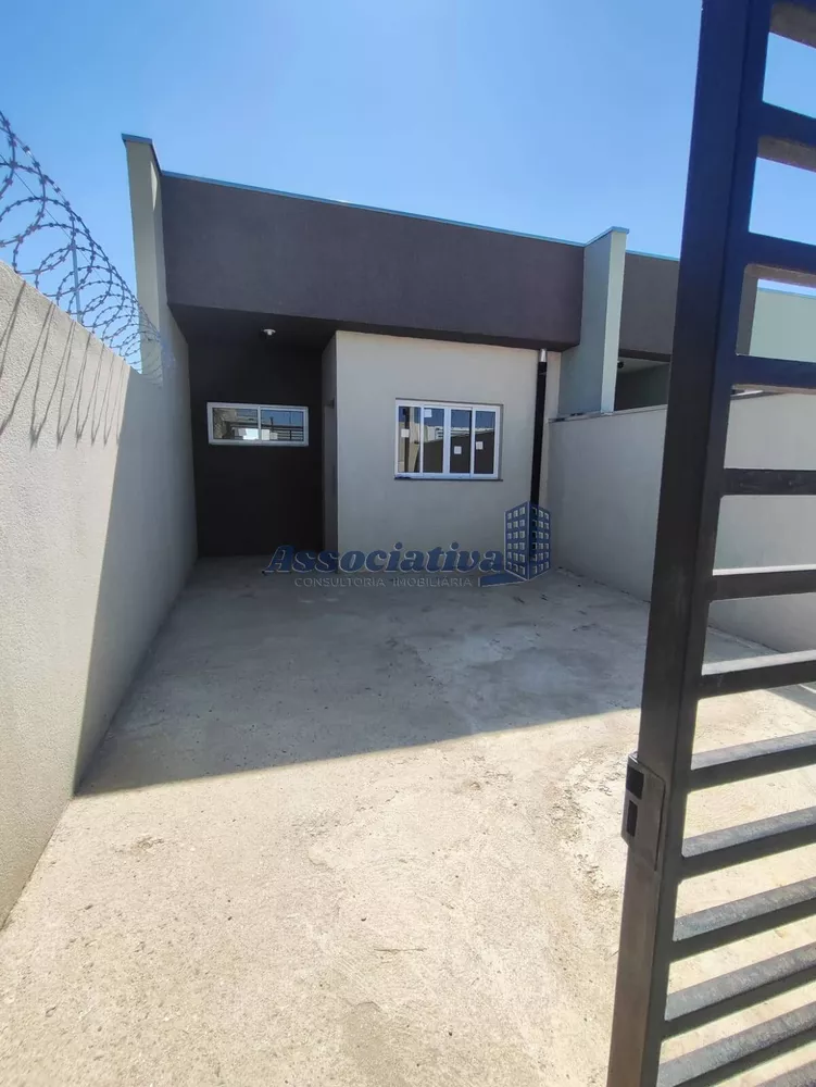 Casa à venda com 2 quartos, 65m² - Foto 2