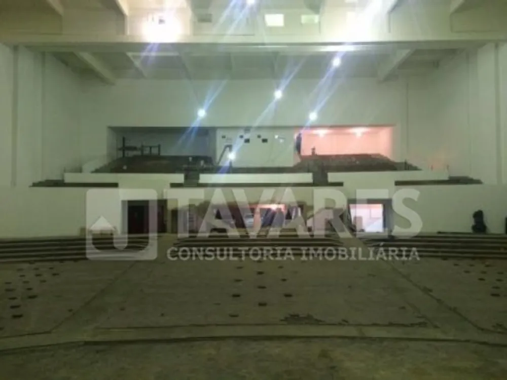 Loja-Salão, 2031 m² - Foto 1