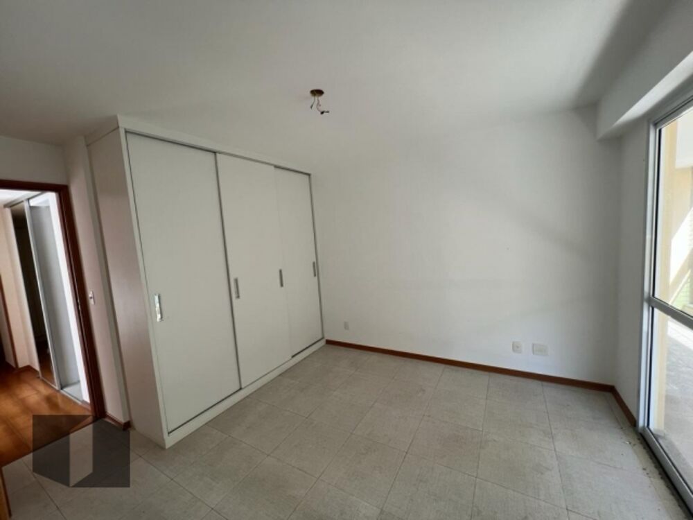 Apartamento para alugar com 4 quartos, 201m² - Foto 12