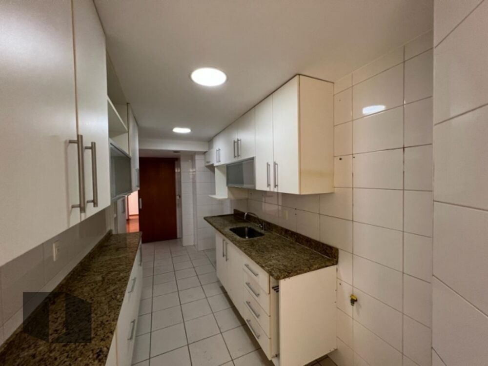 Apartamento para alugar com 4 quartos, 201m² - Foto 18