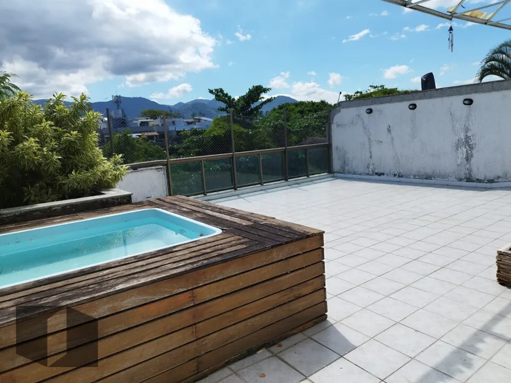Cobertura, 3 quartos, 217 m² - Foto 1