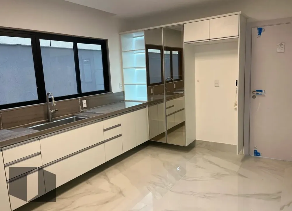 Casa, 3 quartos, 284 m² - Foto 1