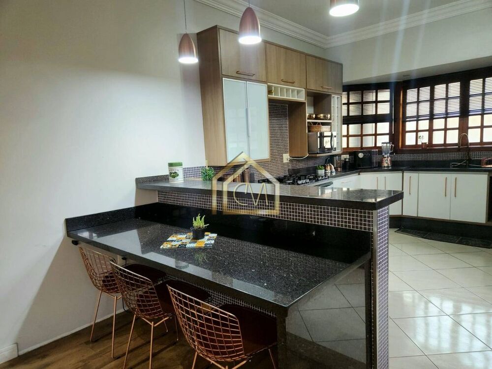 Casa à venda com 2 quartos, 220m² - Foto 3