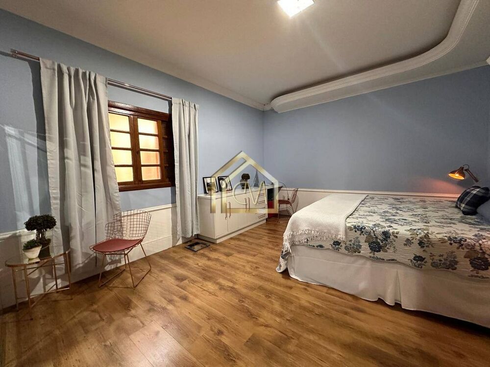 Casa à venda com 2 quartos, 220m² - Foto 4