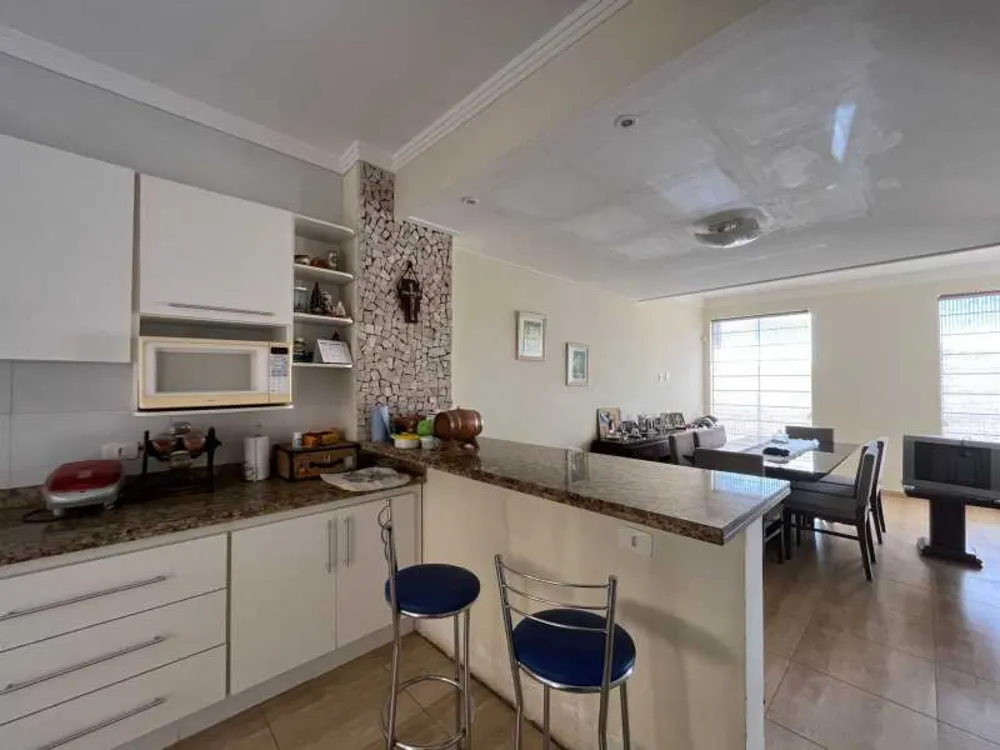 Casa, 3 quartos, 220 m² - Foto 11