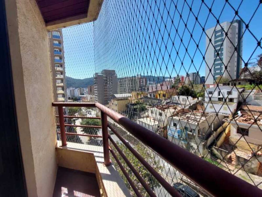 Apartamento à venda com 3 quartos, 107m² - Foto 2