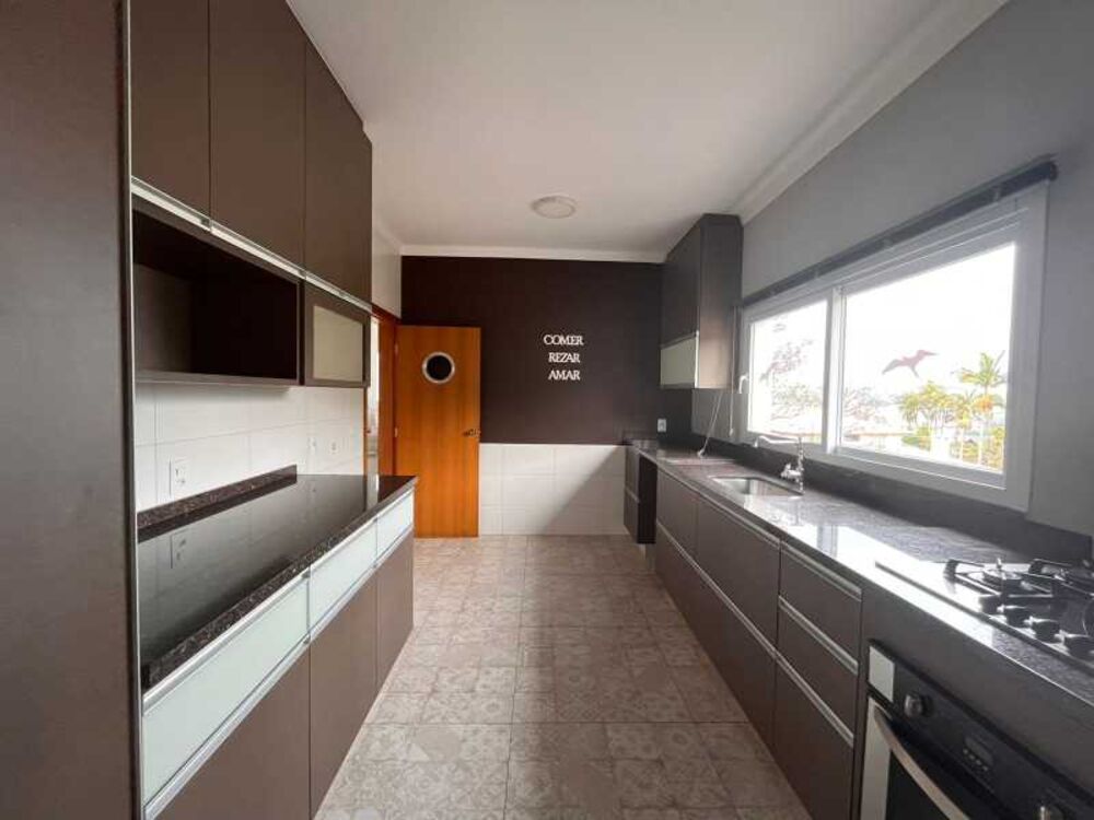Casa à venda com 4 quartos, 340m² - Foto 11