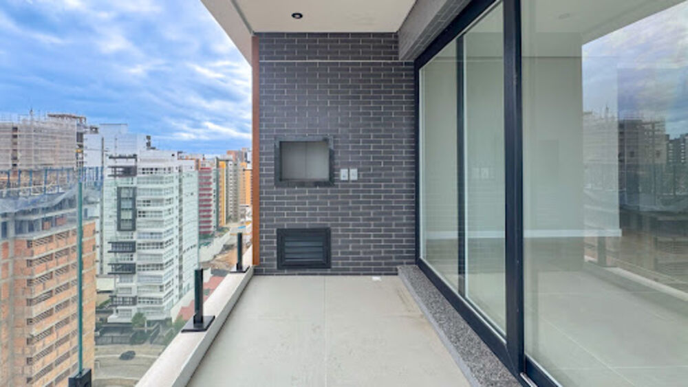 Apartamento à venda com 3 quartos, 106m² - Foto 1