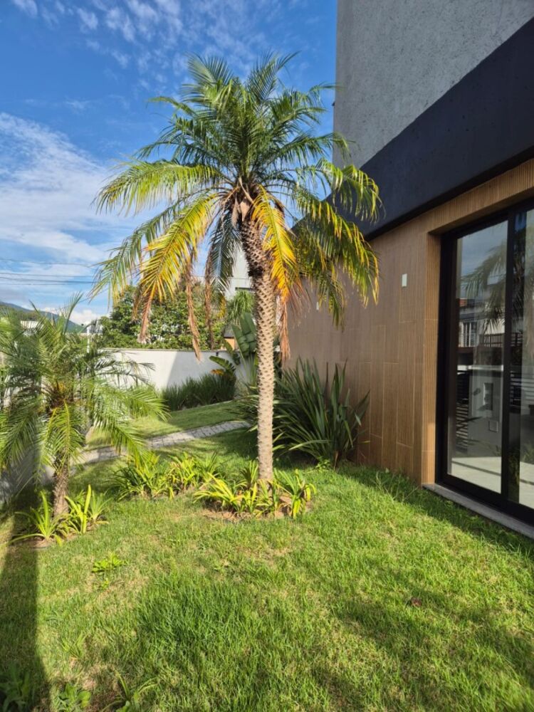 Sobrado à venda com 3 quartos, 125m² - Foto 1