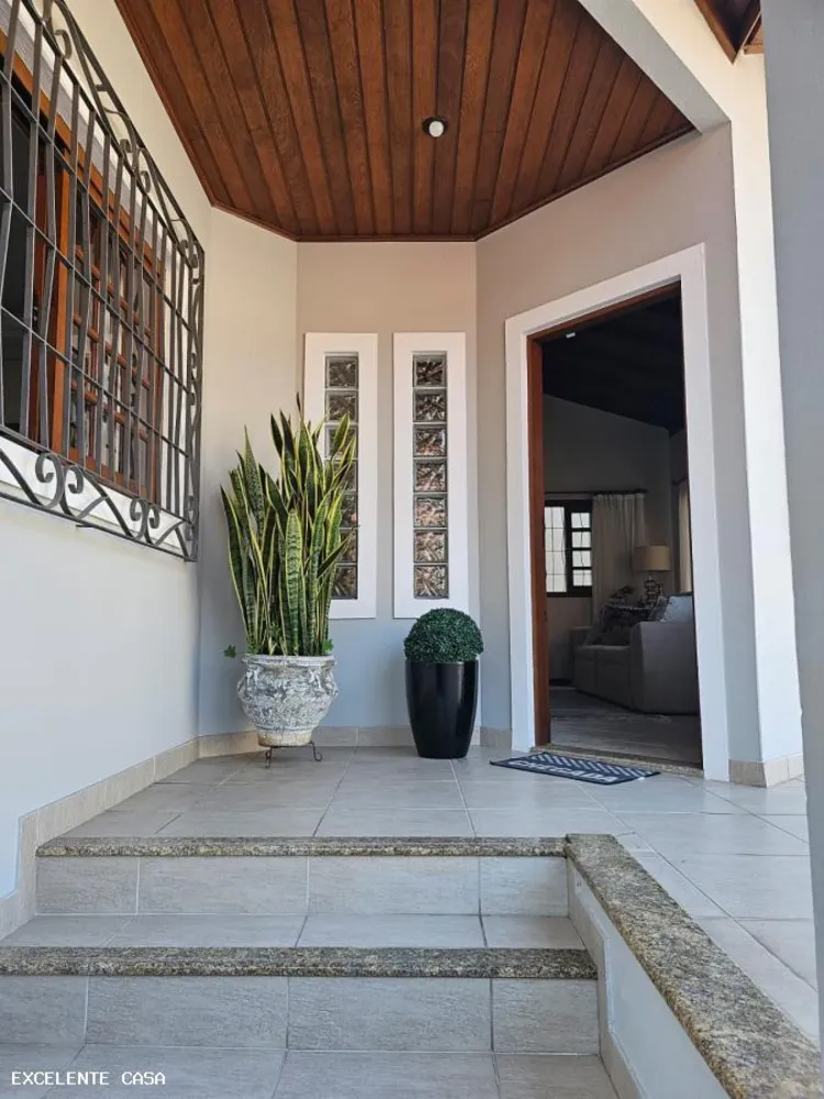 Casa, 3 quartos, 250 m² - Foto 2