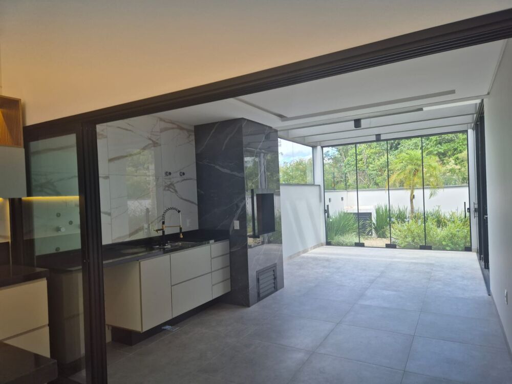 Casa à venda com 3 quartos, 112m² - Foto 9