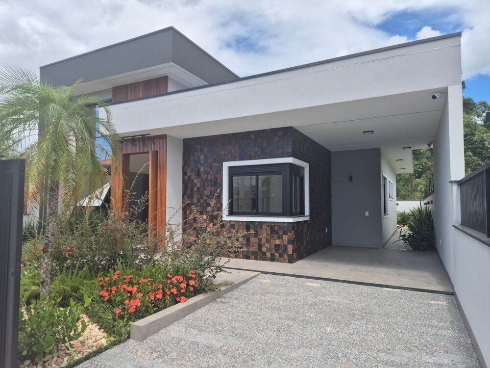 Casa à venda com 3 quartos, 112m² - Foto 1