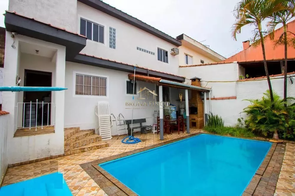 Casa, 4 quartos, 224 m² - Foto 1