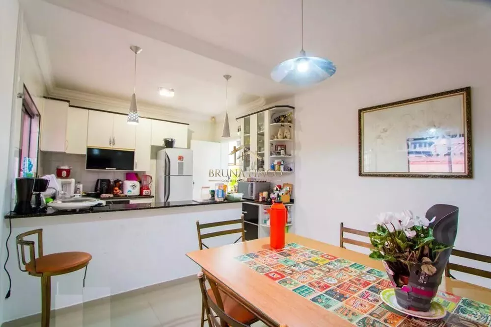 Casa, 4 quartos, 224 m² - Foto 2