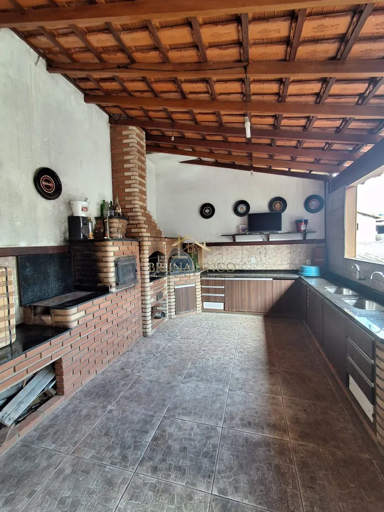 Casa, 5 quartos, 219 m² - Foto 1