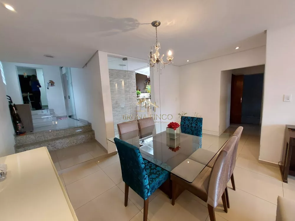 Casa, 4 quartos, 168 m² - Foto 2