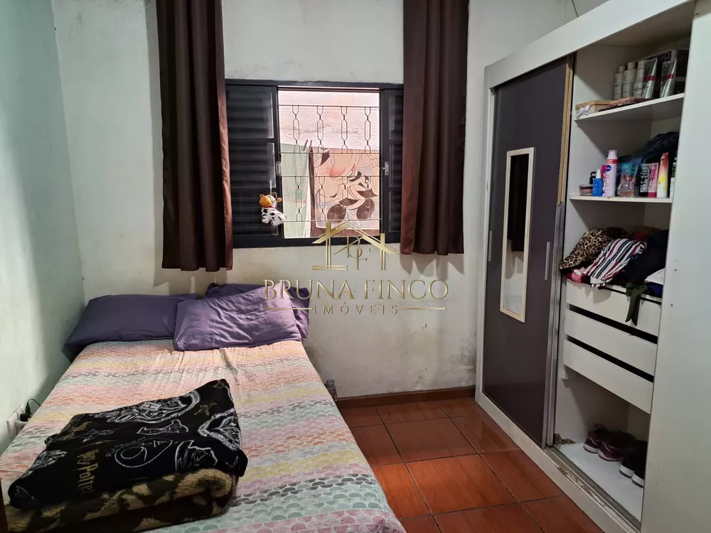 Casa à venda com 2 quartos, 140m² - Foto 2