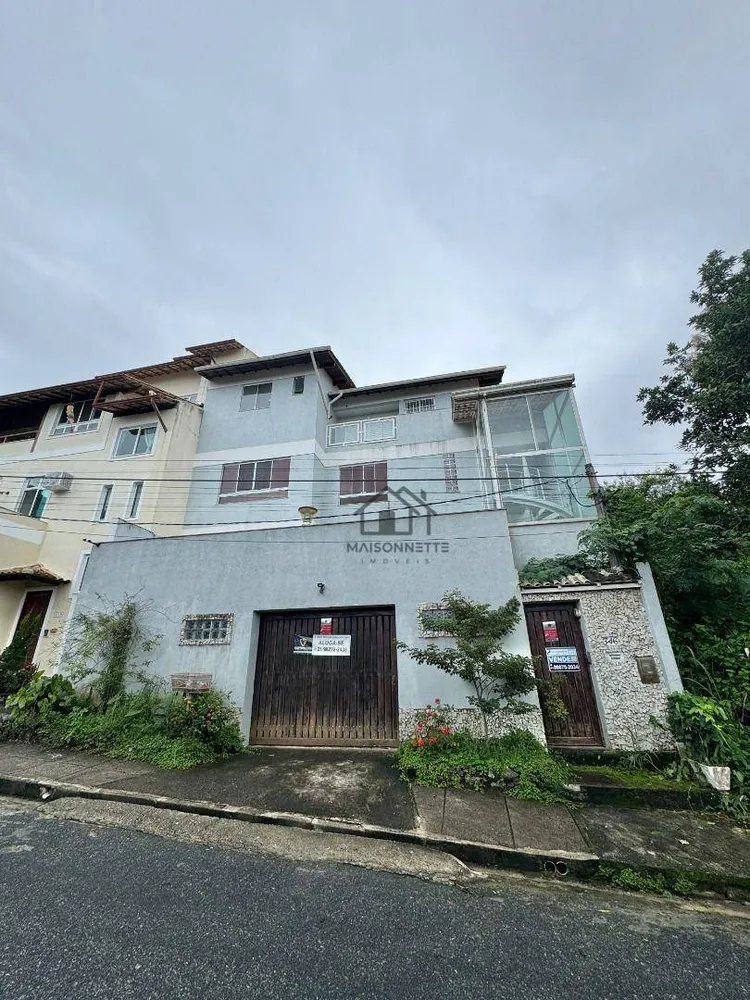 Casa, 3 quartos, 250 m² - Foto 1