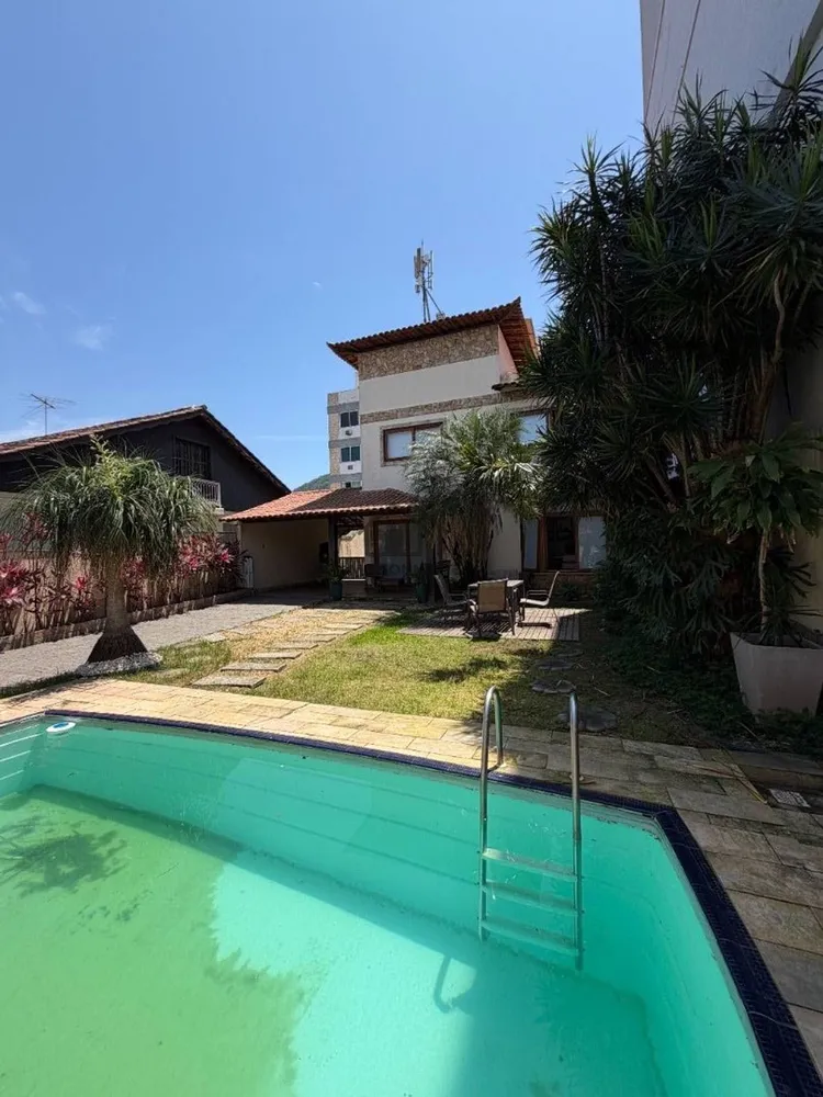 Casa, 4 quartos, 220 m² - Foto 1
