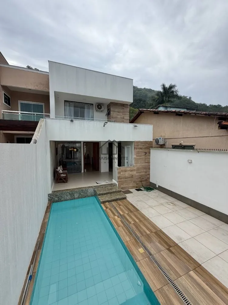Casa, 4 quartos, 180 m² - Foto 1