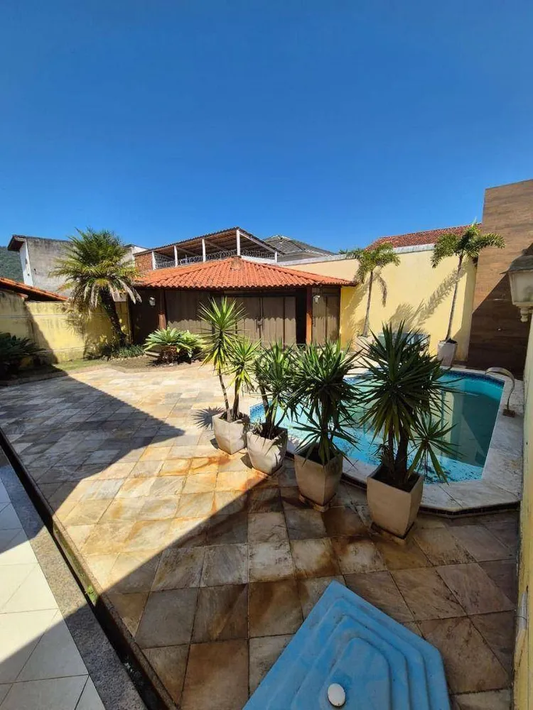 Casa, 4 quartos, 220 m² - Foto 2