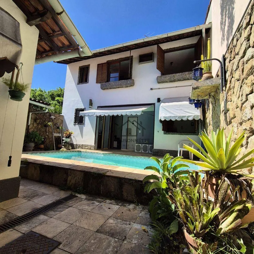 Casa, 4 quartos, 122 m² - Foto 1