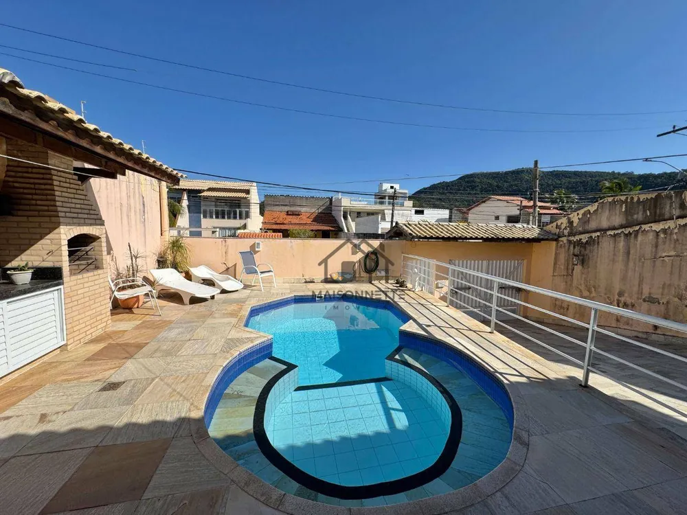 Casa, 4 quartos, 228 m² - Foto 2