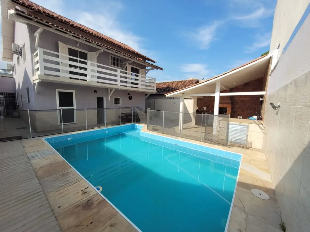 Casa, 5 quartos, 218 m² - Foto 1