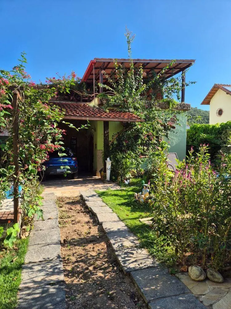 Casa, 3 quartos, 239 m² - Foto 1