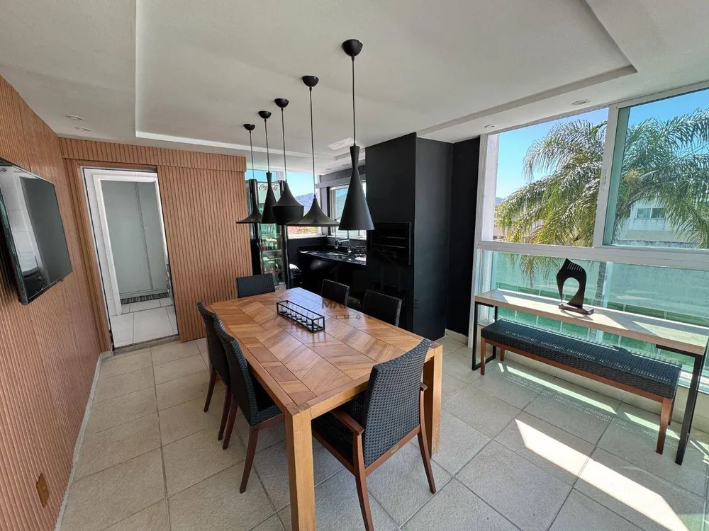 Apartamento, 3 quartos, 196 m² - Foto 2