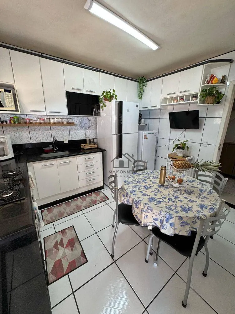 Casa, 4 quartos, 200 m² - Foto 13