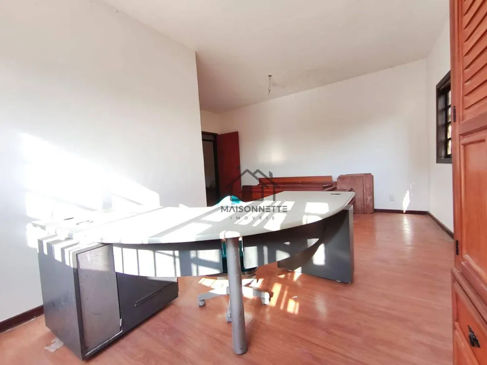 Casa, 4 quartos, 240 m² - Foto 8