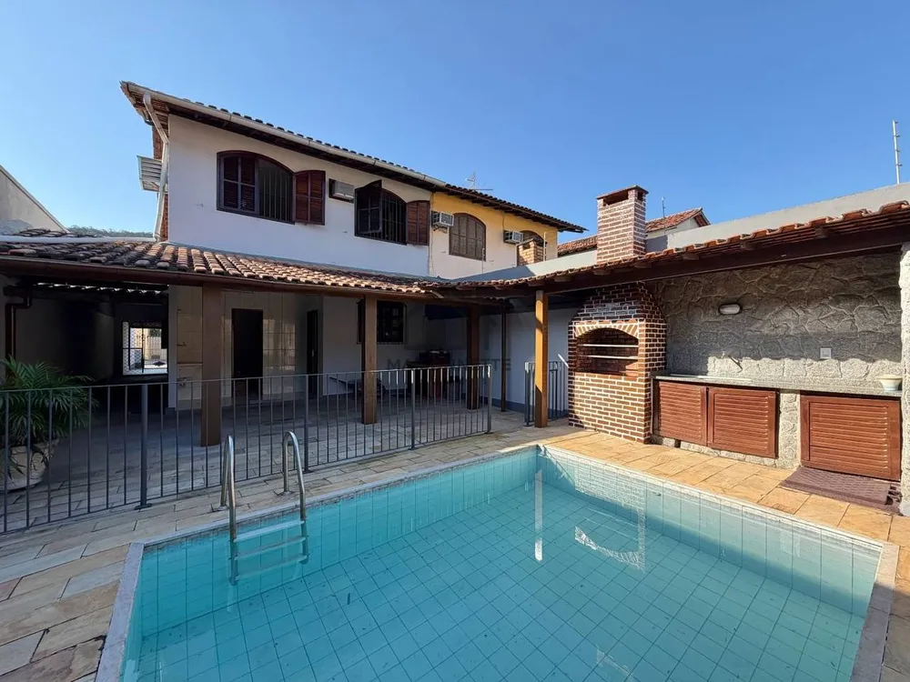 Casa, 3 quartos, 190 m² - Foto 1
