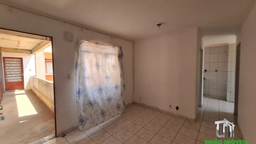 Apartamento à venda com 2 quartos, 40m² - Foto 2